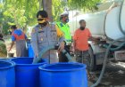 Memperingati-Hari-Bhayangkara-Ke-74,-Polres-Lembata-Lakukan-Bansos-Pembagian-Air-Bersih-Di-Desa-Palilolon-Dan-Desa-Dulitukan-Kecamatan-Ileape-Kab.-Lembata