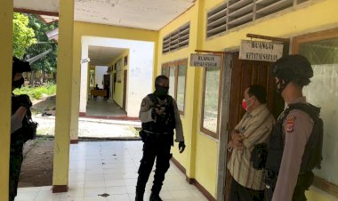 Cegah-Penyebaran-Covid-19,-Tim-Seguni-Samapta-Polres-Lembata-Sambangi-Sekolah-Dalam-Rangka-Pengumuman-Kelulusan-Siswa-SMA-Kelas-XII-Di-Kota-Lewoleba