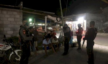 Team-Seguni-Sat-Sabhara-Polres-Lembata-Laksanakan-Patroli-Malam-Guna-Ciptakan-Situasi-Kamtibmas-Yang-Kondusif-Di-Tengah-Wabah-Covid-19