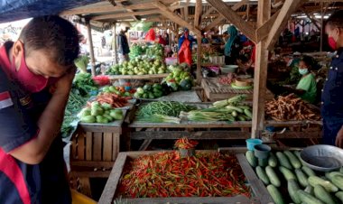 Pandemi-Covid-19,-tim-Satgas-V-Gakkum-Aman-Nusa-II-Sat-Reskrim-Polres-Lembata-Cek-Harga-Sembako