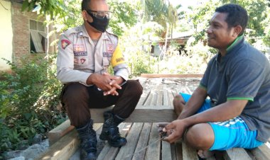 Putuskan-Mata-Rantai-Covid-19-Anggota-Bhabin-Kelurahan-Lewoleba-Timur-Himbau-Warganya-Untuk-Selalu-Mengedepankan-Protocol-Kesehatan