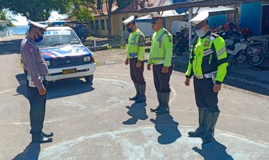 Sat-Lantas-Polres-Lembata-Lakukan-Patroli-Dan-Himbauan-Cegah-Covid-19