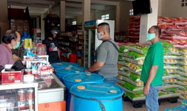 Tim-Satgas-V-Gakkum-Aman-Nusa-II-Sat-Reskrim-Polres-Lembata-Patroli-Pasar-Antisipasi-Penimbunan-Sembako-Terkait-Virus-Corona