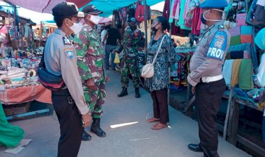 Era-New-Normal,-Anggota-TNI-POLRI-Himbau-Pengunjung-Pasar-Patuhi-Protokol-Kesehatan