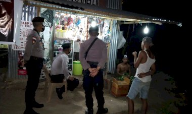 Patroli-Sambang-Sat-Sabhara-Polres-Lembata-Terus-Mensosialisasikan-New-Normal-Kepada-Warga.