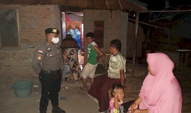 Anggota-Sat-Sabhara-Polres-Lembata-Lakukan-Patroli-Guna-Menyampaikan-Himbauan-himbauan-Kamtibmas.