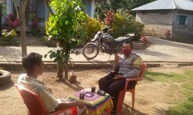 Bripka-Andrian-Sambang-Kamtibmas,-Sosialisasi-Ke-Warga-Desa-Binaannya.