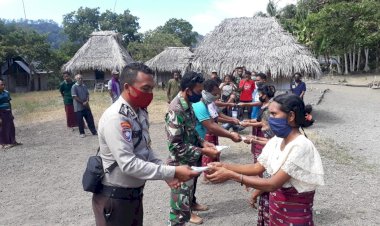 Solidaritas-TNI-Polri,Bhabinkamtibmas-Bripka-Yohanes-Ikut-Serta-Dalam-Pembagian-BLT.