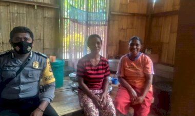 Hadapi-Era-Adaptasi-Kebiasaan-Baru,-Bhabinkamtibmas-Sefrin-C.-K.-Kelly-Sambang-Di-Desa-Binaan-Sampaikan-Pesan-Kamtibmas.