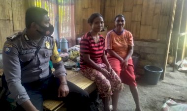 Hadapi-Musim-Kemarau-Berkepanjangan,-Bhabinkamtibmas-Sefrin-Sambang-Di-Desa-Binaan-Sampaikan-Himbauan-Serta-Pesan-Kamtibmas.