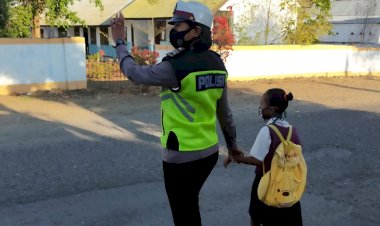 Sat-Lantas-Polres-Lembata-Rutin-Gatur-Lalin-Pagi-Hari-Demi-Pelayanan-Kepada-Masyarakat--   