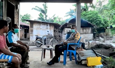 Bhabinkamtibmas-Kec.-Wulandoni-Lakukan-Patroli-Dialogis