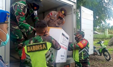 Polres-Lembata-bersama-TNI-dan-Pemda-Kab.-Lembata-Kawal-Ketat-Kedatangan-Distribusi-Vaksin-Covid-19