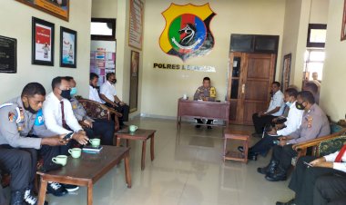 Kapolres-Lembata-Pimpin-Rapat-Evaluasi-Mingguan