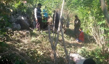 Bhabinkamtibmas-Aipda-Andrian.M.Sinaga-menghadiri-pelaksanaan-kegiatan-upacara-adat-seremonian