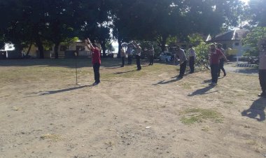 Polres-Lembata-Pelihara-Kesehatan-dengan-Senam-AWS-Setelah-Apel-Pagi