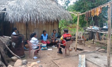 Kapolsubsektor-Wulandoni-Kerahkan-Bhabinkamtibmas-Untuk-Himbau-Karhutla