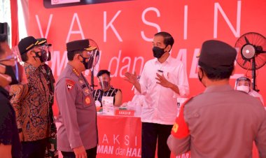 Presiden-Jokowi-Tinjau-Vaksinasi-Massal-Jelang-HUT-Bhayangkara-ke-75