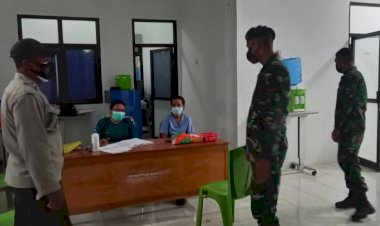 KA-SPKT-Polsek-Omesuri-Aipda-Josef-Bersama-TNI-Tingkatkan-Patroli-PPKM.