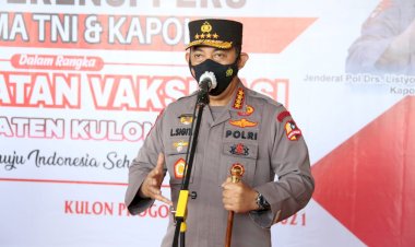 Vaksinasi-dan-Bansos-di-Jogyakarta,-Kapolri-Ingatkan-Warga-Disiplin-Prokes-di-Sektor-Ekonomi