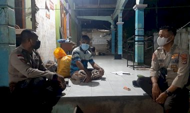 Kanit-SPKT-Dan-Kanit-Sabhara-Polsek-Nagawutung-Ajak-Warga-Jaga-Kamtibmas.