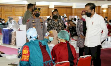 Polri-Bersinergi-dengan-BEM-dan-OKP-Gelar-Vaksinasi-Merdeka-se-Indonesia