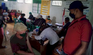 Dukung-Percepatan-Vaksinasi-Covid-19-Polsek-Omesuri-Terus-Pantau-Gerai-Vaksinasi-Di-Wilkumnya.