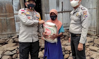 Jelang-Natal-Dan-Tahun-Baru,-Polres-Lembata-Berbagi.