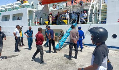 PosYan-I-Nataru-Pelabuhan-Laut-Lewoleba,-Tingkatkan-Pemantauan-Keluar-Masuk-Kapal.