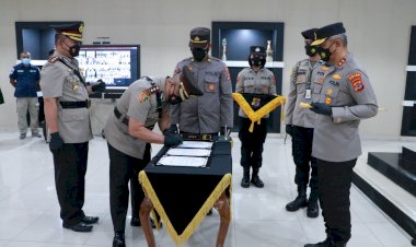 Kapolda-NTT-Pimpin-Serah-Terima-Jabatan-Empat-Pejabat-di-Lingkungan-Polda-NTT