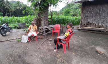 Sambangi-Warga-Binaan-Bhabinkamtibmas-Ingatkan-Agar-Tidak-Mudah-Terpengaruh-Isu-Isu/Berita-Hoax.