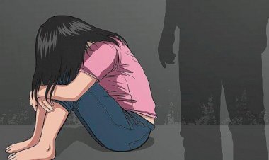 Setubuhi-Anak-Di-Bawah-Umur,-SS-Tertunduk-Lesu-Saat-Di-Periksa-Unit-PPA-Satreskrim-Polres-Lembata.