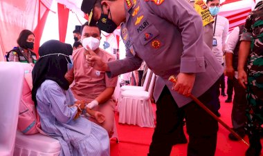 Tinjau-Vaksinasi-di-NTB,-Kapolri-Minta-Forkopimda-Kendalikan-Laju-Covid-19-untuk-Sukseskan-Event-Internasional