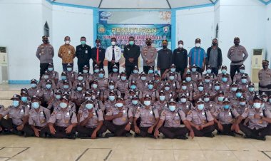 Kapolres-Lembata-Hadiri-Kegiatan-Penutupan-Pelatihan-Gada-Pratama-Satpam-Gelombang-II-Polda-NTT-di-Kabupaten-Lembata.