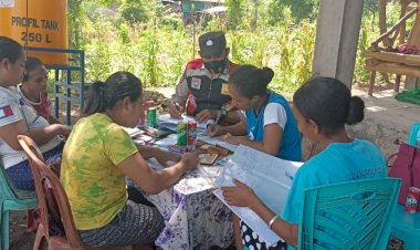 Bhabinkamtibmas-Bripka-Agus-Nahak-Sambangi-Warga-Agar-Turut-Serta-Mendukung-Polri-Jaga-Kamtibmas.