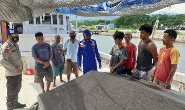 Satuan-Polisi-Perairan-Polres-Lembata-Lakukan-Patroli-Dialogis-Di-Pelabuhan-Laut-Lewoleba.