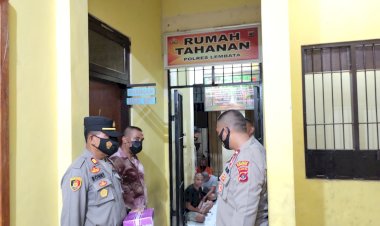 Sambut-Kemenangan-Di-Hari-Yang-Fitri,-Waka-Polres-Lembata-Gelar-Buka-Puasa-Bersama-Tahanan