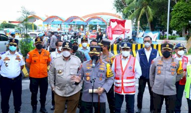 Tinjau-Arus-Balik-di-Bakauheni-,-Kapolri-Minta-Masyarakat-Manfaatkan-WFH-dan-Libur-Sekolah