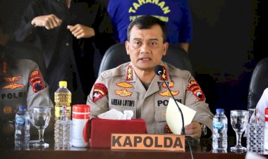 *Polda-Jateng-Ungkap-Kasus-Peredaran-Minyak-Goreng-Kemasan-Tanpa-Ijin-Edar-di-Banyumas.-14-Ton-Barang-Bukti-Disita*--*Peredaran-Minyak-Goreng-Kemasan-Tanpa-Ijin-Edar-Digulung-Polda-Jateng*