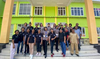 HUT-Polwan-Ke-74,-Polwan-Polres-Lembata-Berikan-Penyuluhan-Di-SMK-N-1-Ile-Ape.