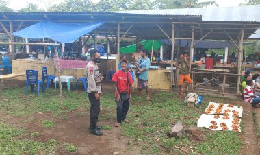 Pantau-Giat-Masyarakat-Di-Pasar-Tradisional-Napor-Kapospol-Ingatkan-Agar-Waspadai-Bencana-Banjir-Dan-Longsor.