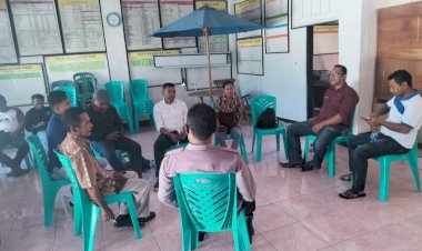 Ops-Binawaspasa-Kanit-Binmas-Berikan-Penyuluhan-Kepada-Warga-Desa-Balauring.