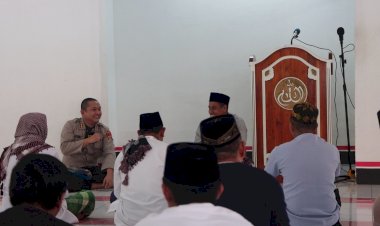 Kapolres-Lembata-Gelar-Kegiatan-Jumat-Curhat-di-Masjid-Attaubah-Polres-Lembata