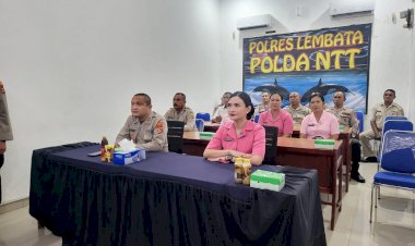 Kapolres-Lembata-Beserta-PJU-Dan-Bhayangkari-Cabang-Lembata-Ikut-Rayakan-Natal-Dan-Tahun-Baru-Serentak-Bersama-Kapolri