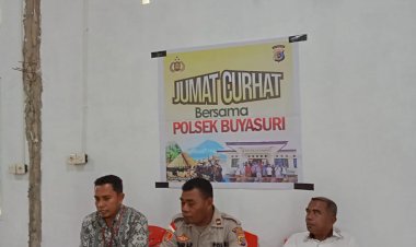 Kapolsek-Buyasuri-Laksanakan-Jumat-Curhat-Dengarkan-Unek-unek-Warga