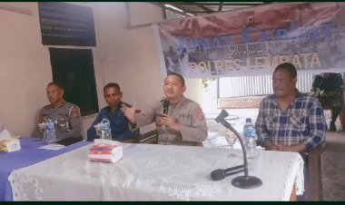 Jum’at-Curhat,-Komunitas-Supir-Pick-Up-Lembata-Sampaikan-Unek-Unek-Ke-Kapolres-Lembata