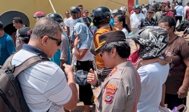 Kapolres-Lembata-Pantau-Kegiatan-Masyarakat-Di-Pelabuhan-Laut-Lewoleba.