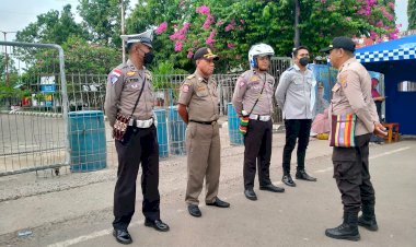 Kasi-Propam-Polres-Lembata-Pimpin-Apel-Giat-Pengamana-dan-Penertiban-Pengisian-BBM-Di-SPBU-Lamahora