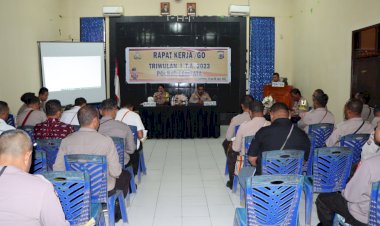 Pimpin-Rapat-Kerja-Kapolres-Lembata-Tekankan-Peningkatan-Pelayanan.
