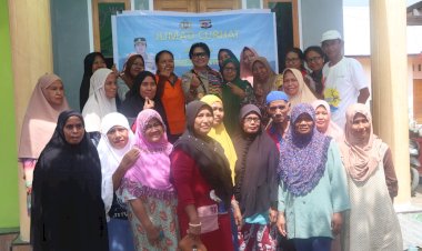 Kapolres-Lembata-Lakukan-Giat-Jumad-Curhat-Di-Kel.-Lewoleba-Tengah